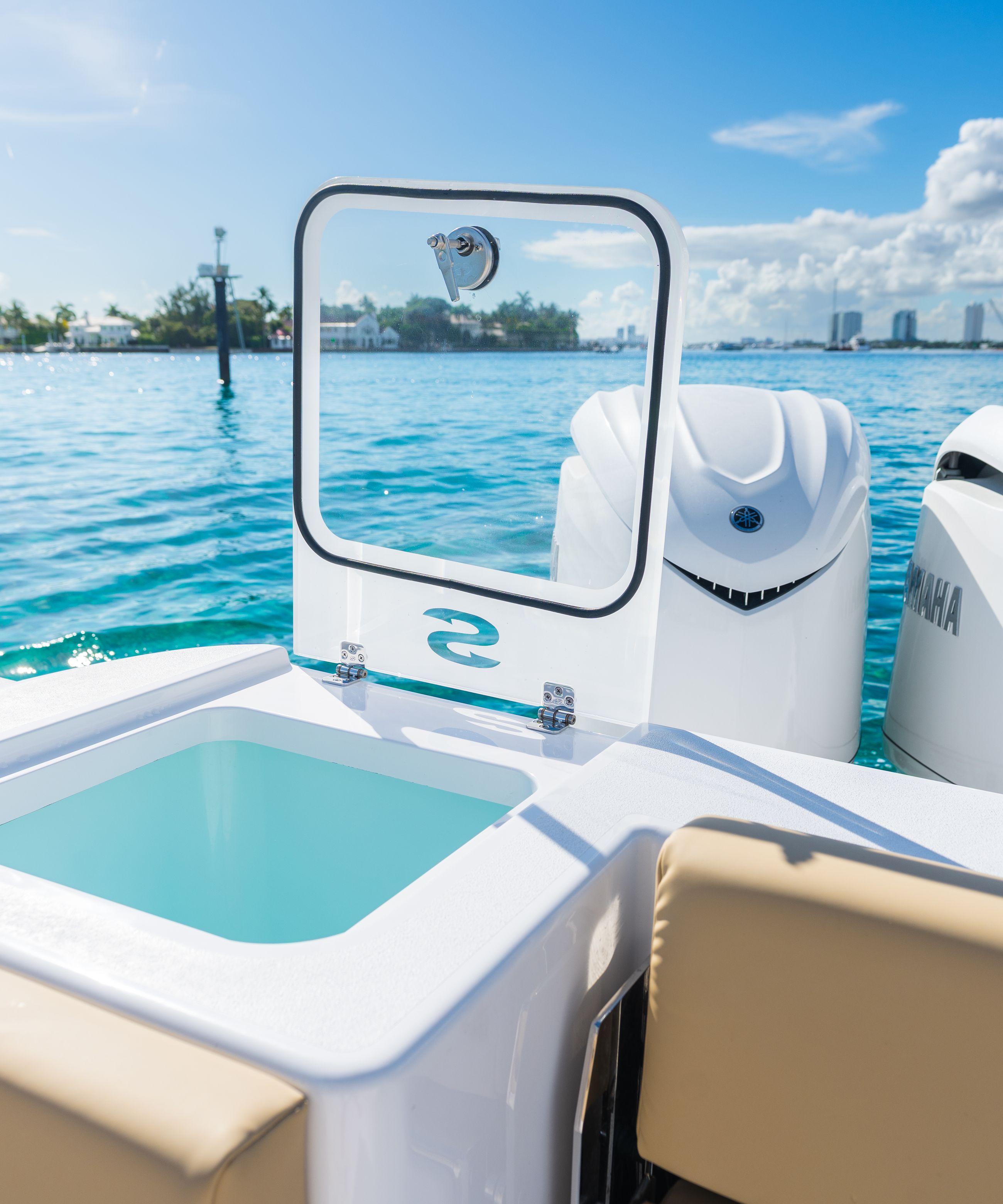 Detail image of the Open 402 Center Console