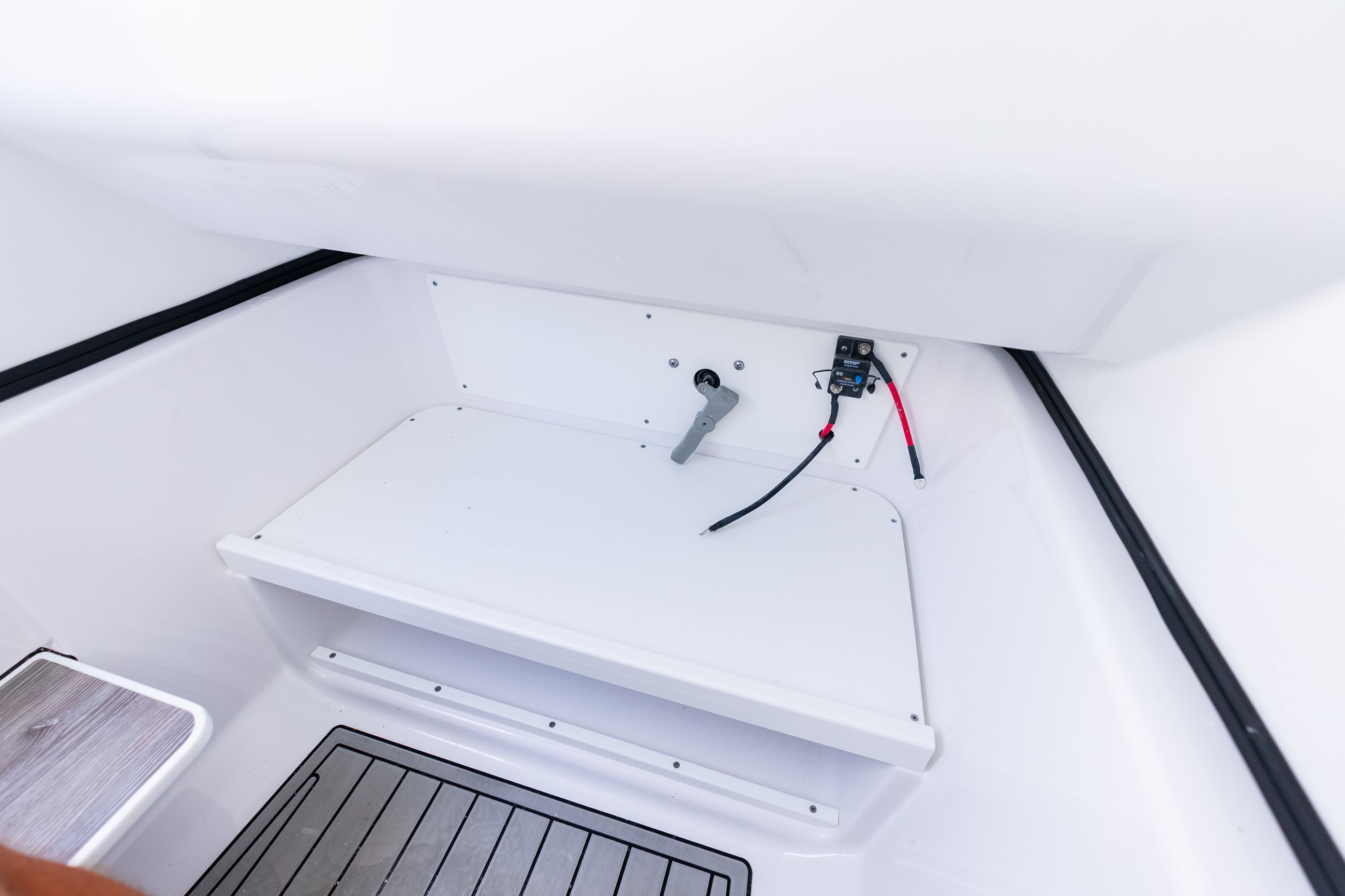 Open 282 Center Console · Features Sportsman Boats