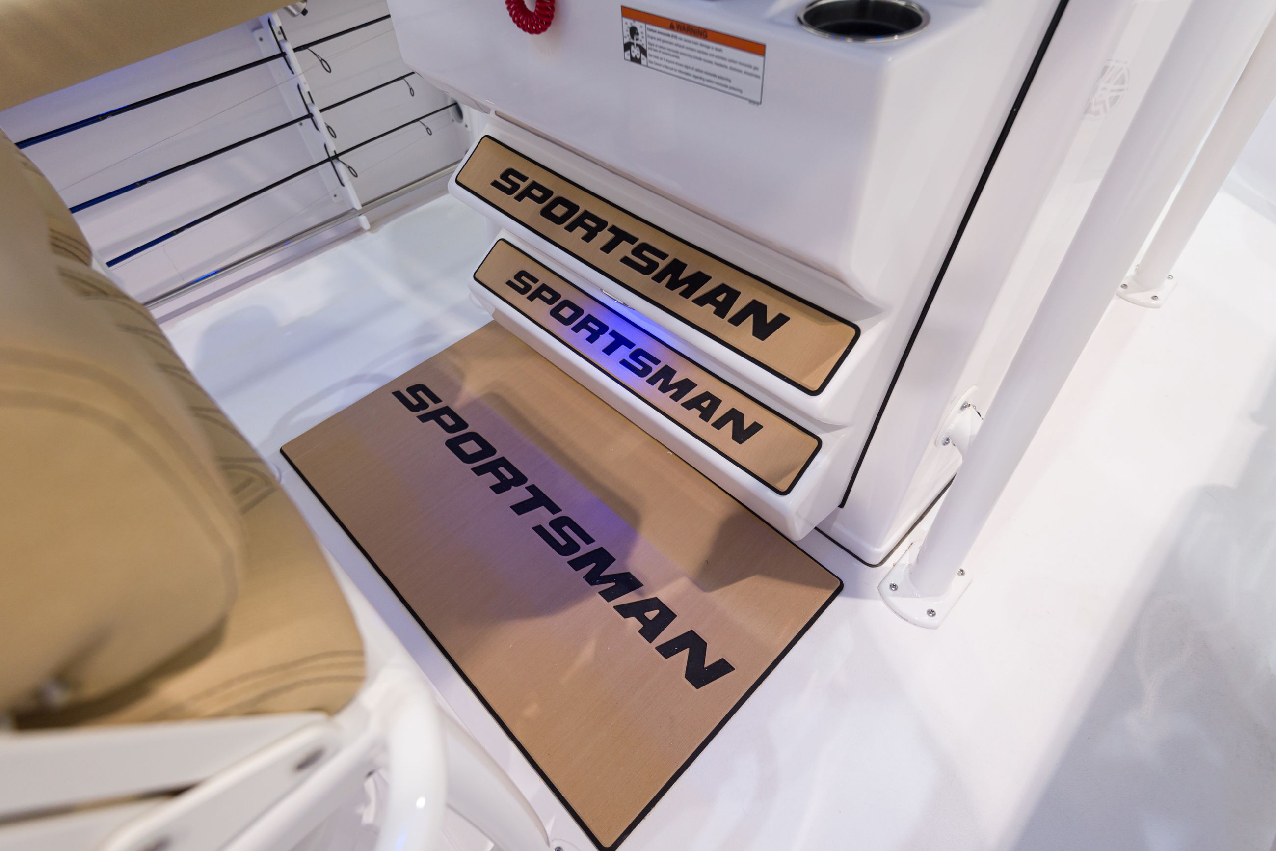 Open 242 Center Console · Features Sportsman Boats