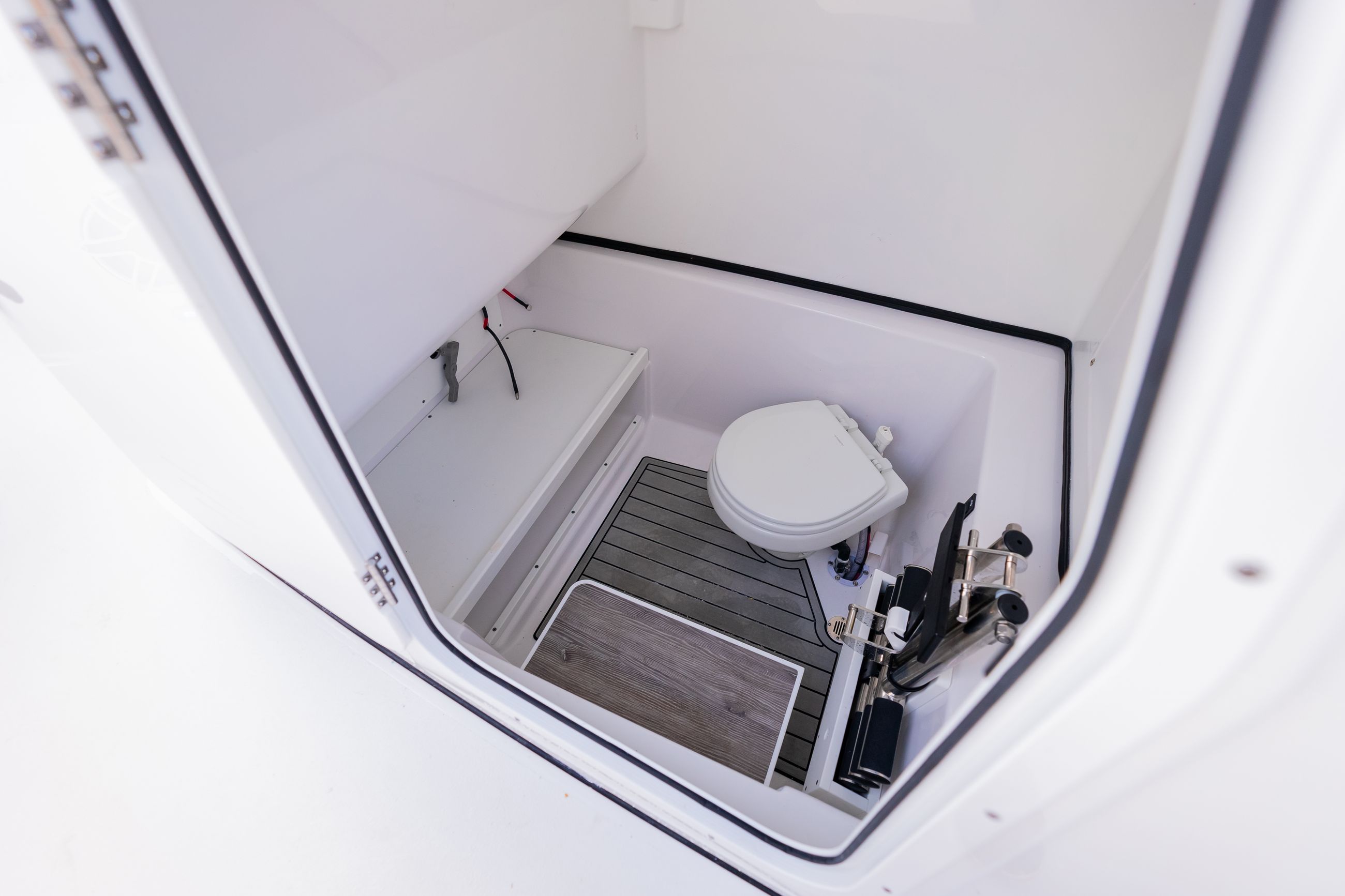 Open 282 Center Console · Features Sportsman Boats