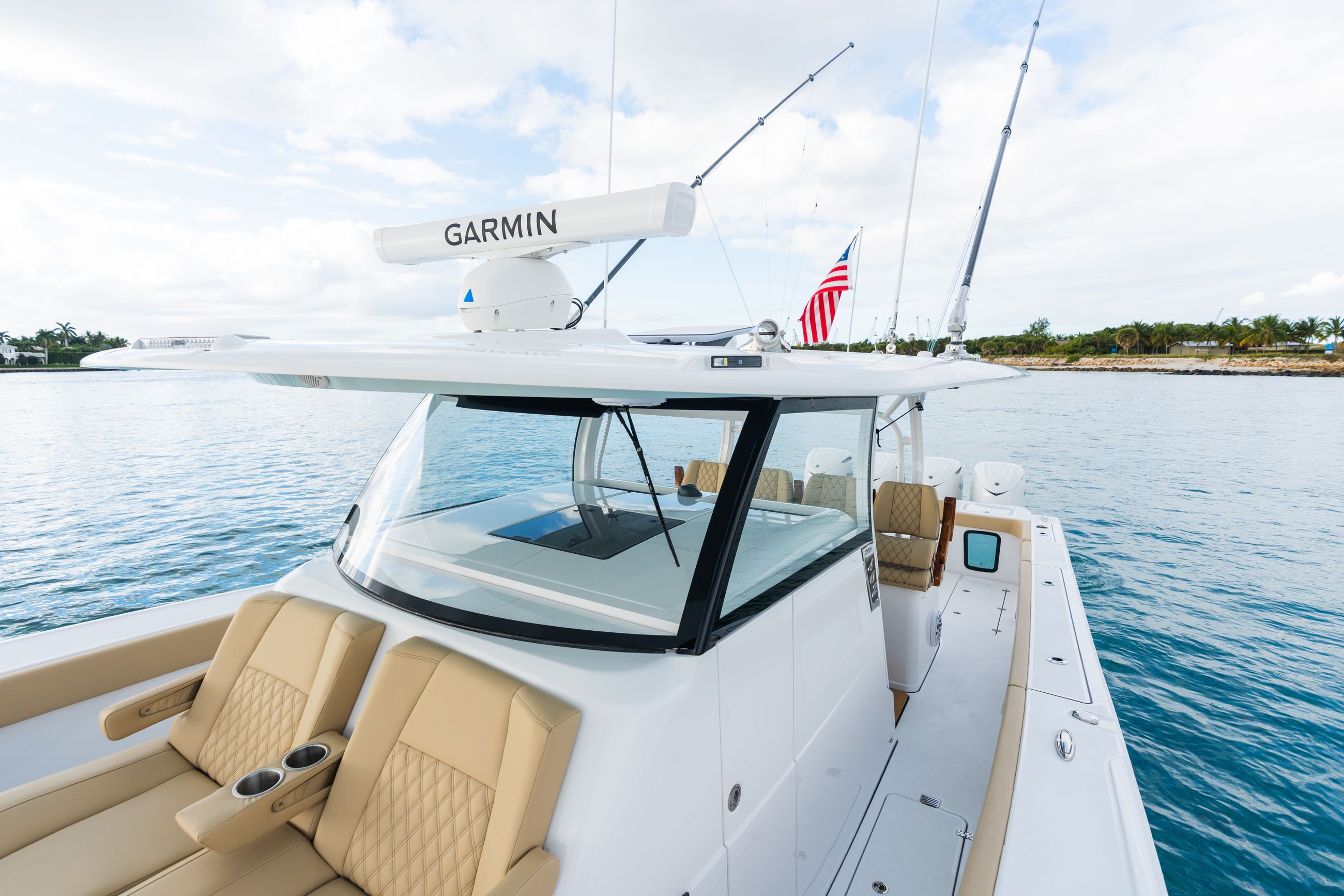 Detail image of Garmin GMR™ Fantom™ 124 Open Array 120W Radar