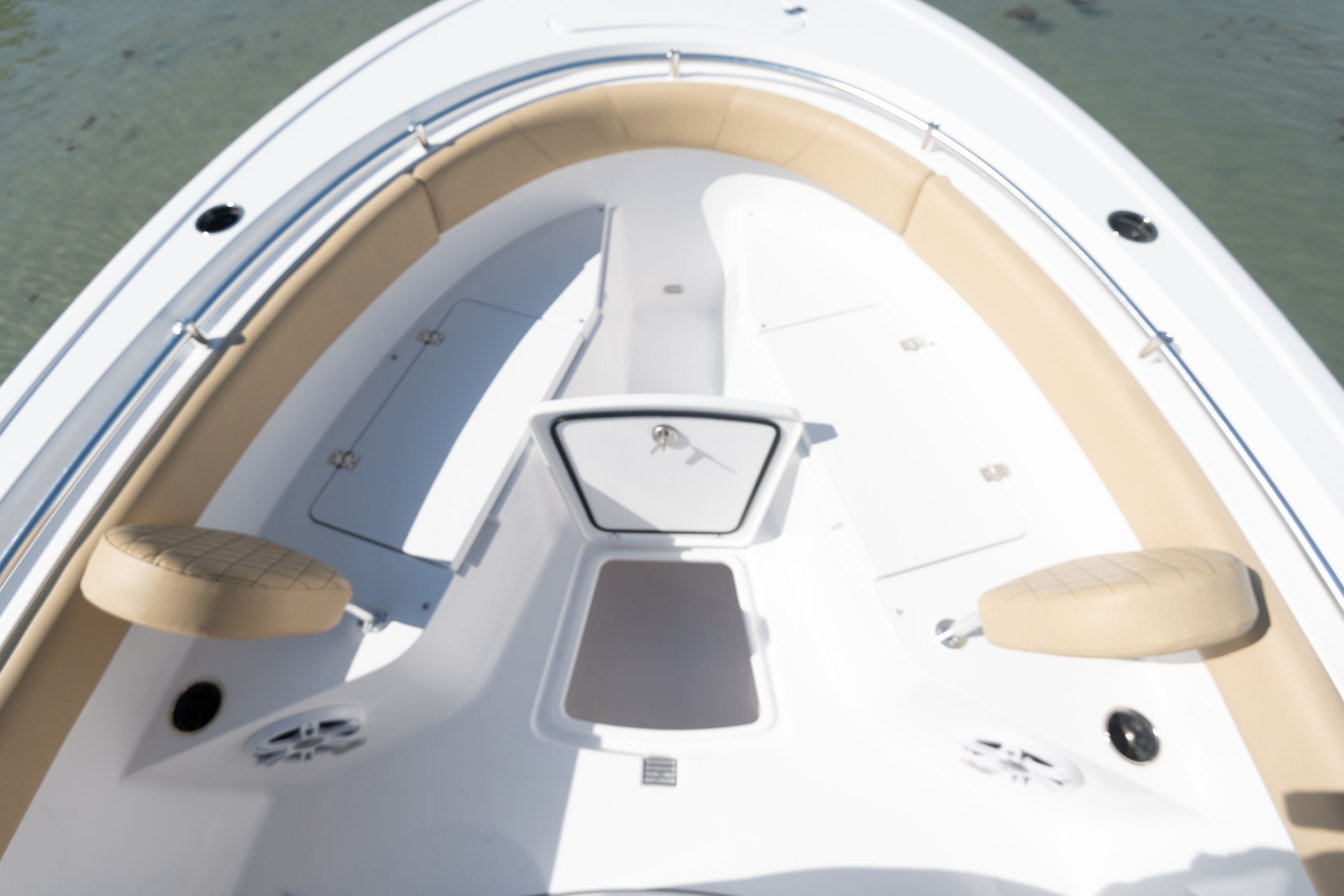 Open 232 Center Console · Features