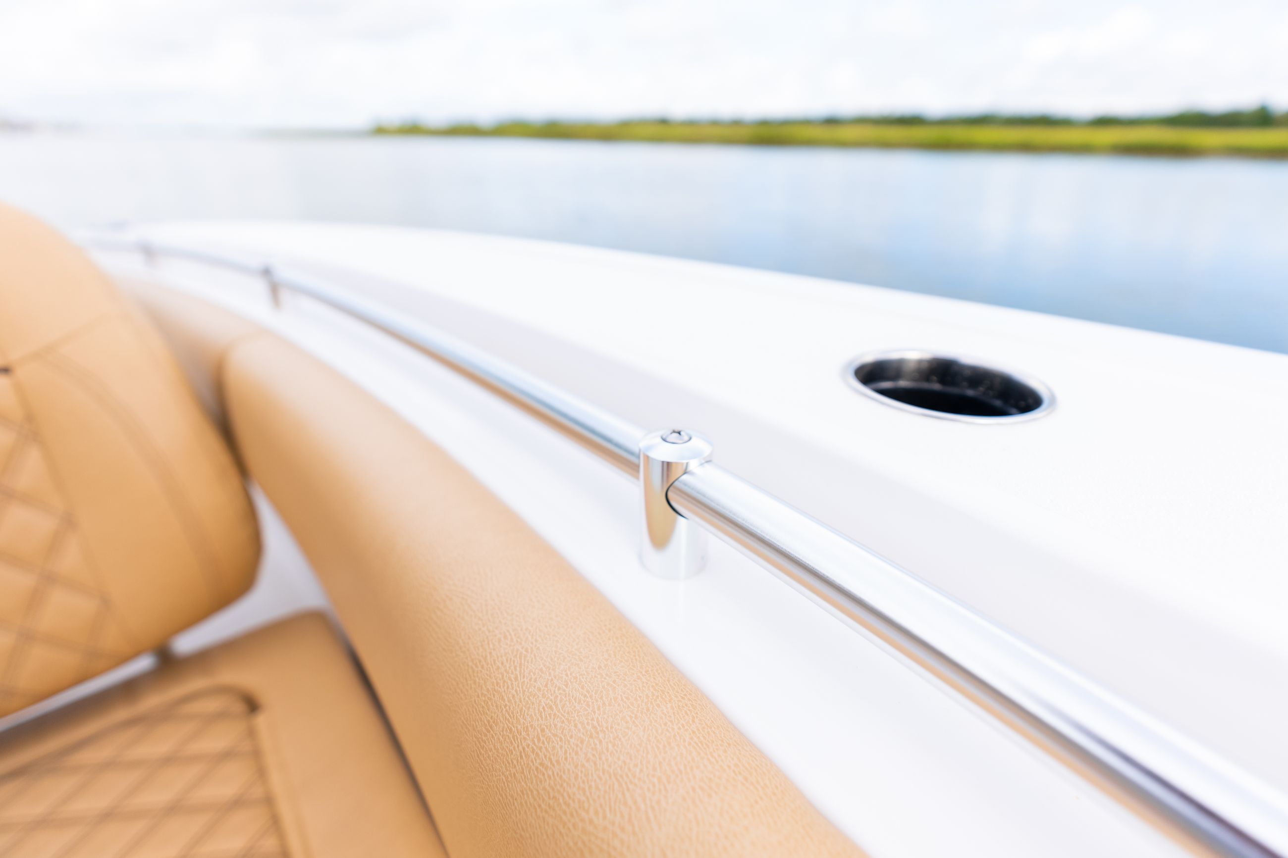 Open 282 Center Console · Features | Sportsman Boats