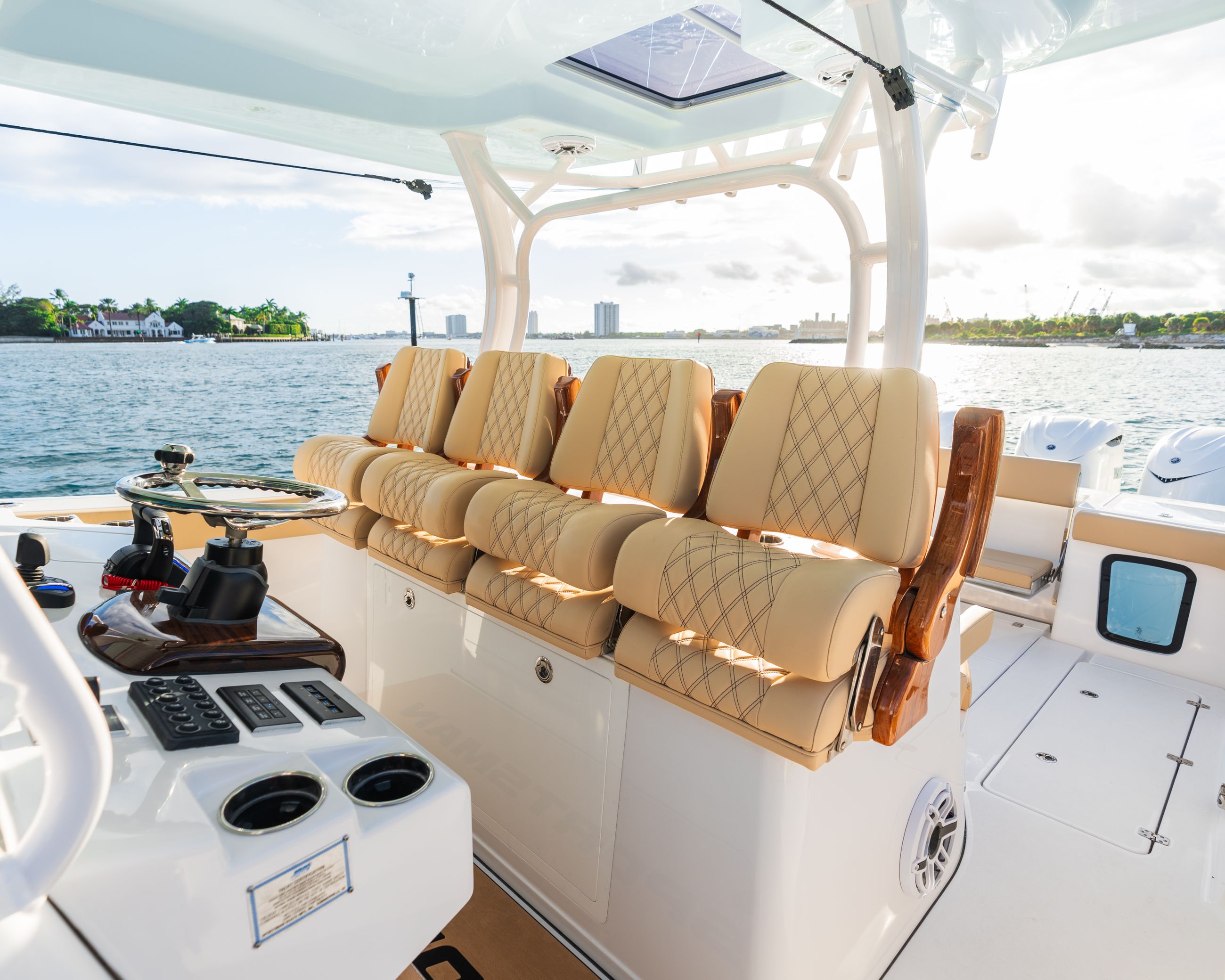 Detail image of the Open 402 Center Console