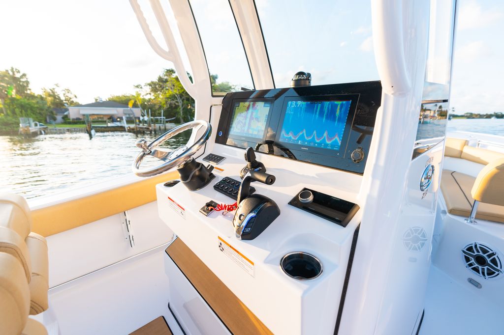 Detail image of Second Garmin GPSMAP® 1243xsv