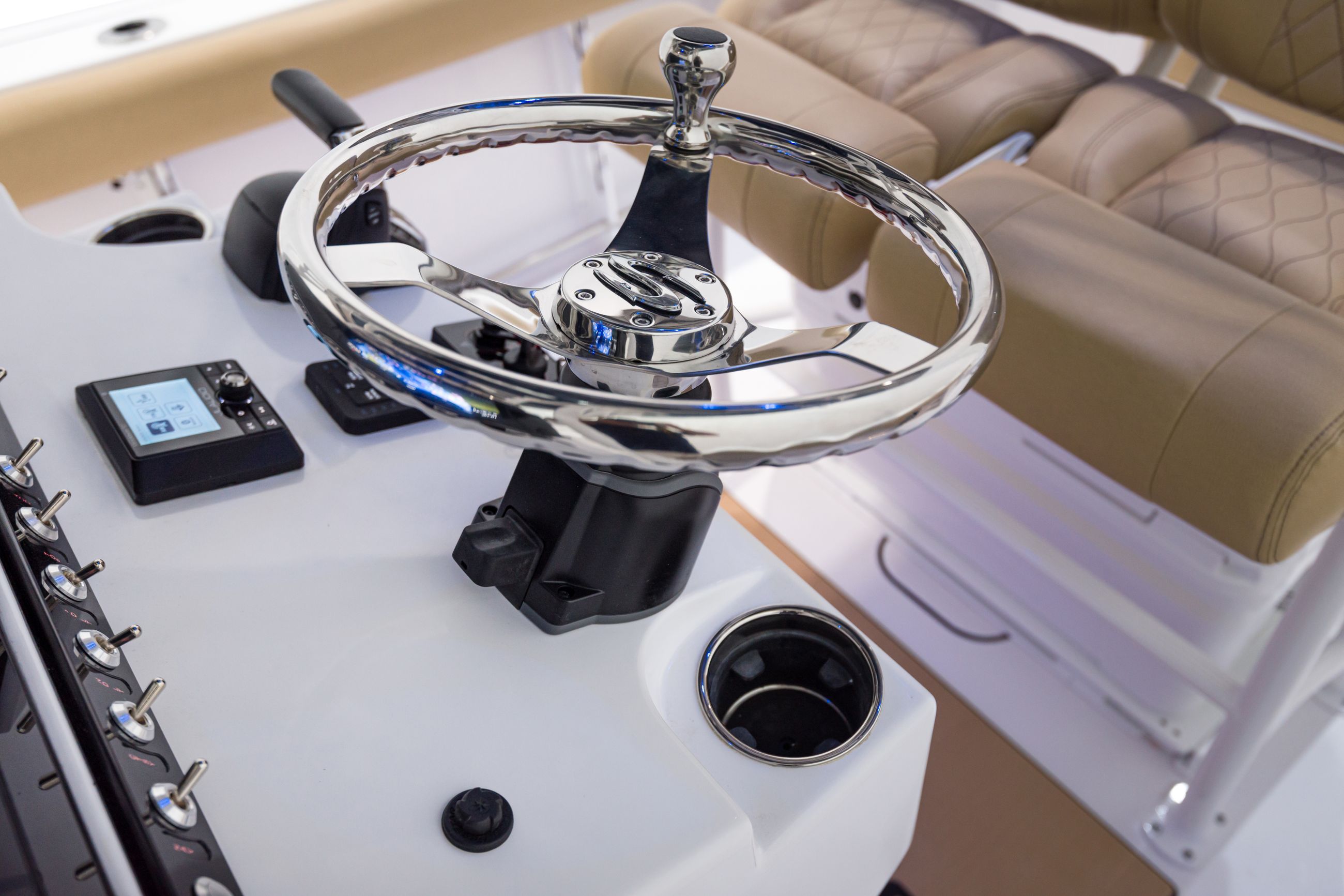 Detail image of SeaStar Tilt Helm w/ SS Wheel