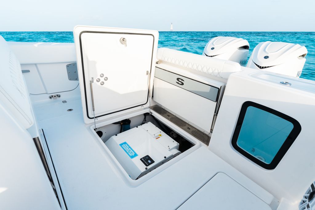 Detail image of Total Access Compartment