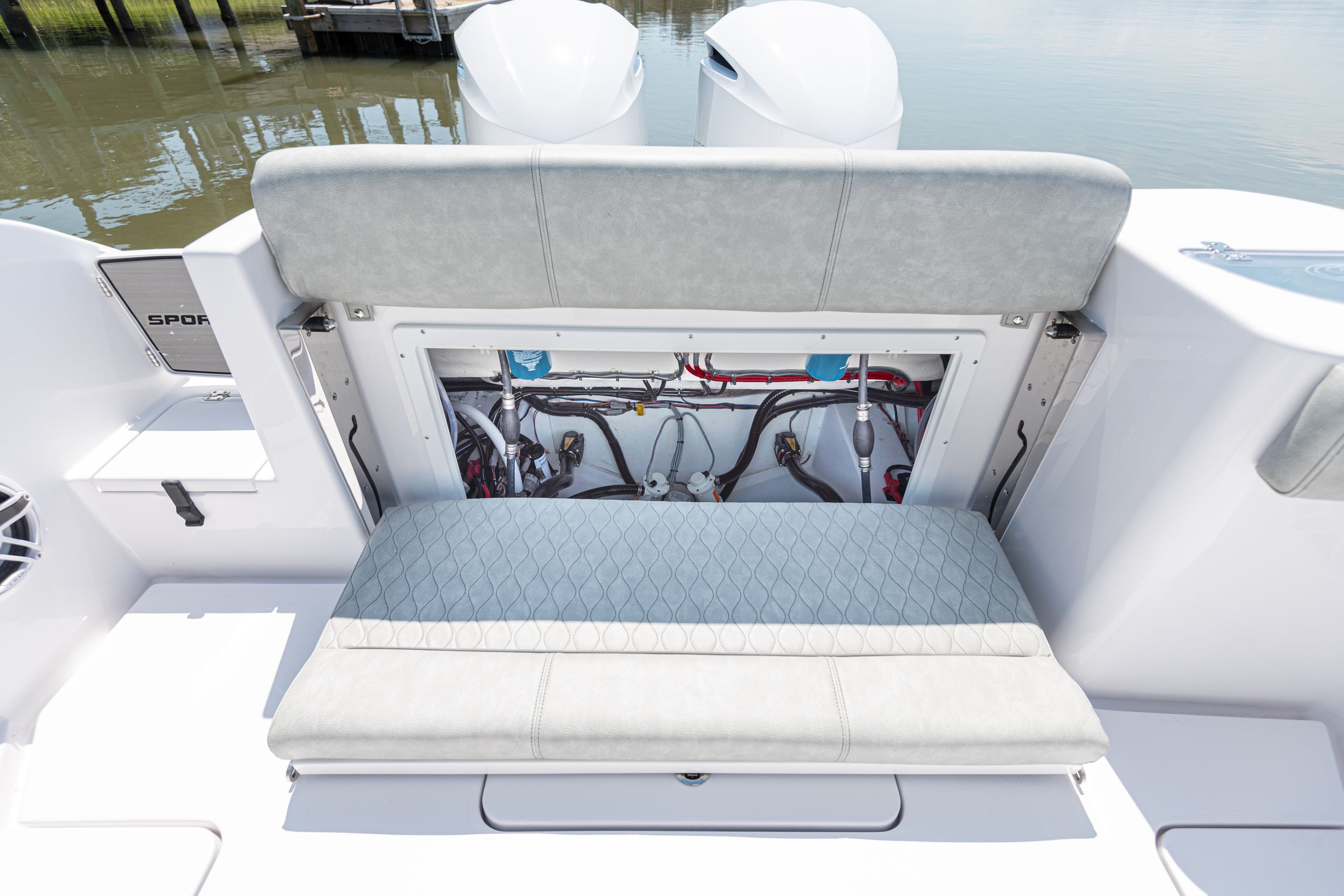 Open 312 Center Console · Features Sportsman Boats