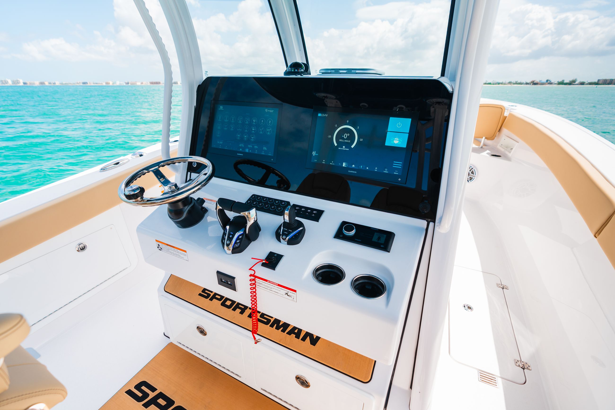 Detail image of Dual Garmin GPSMAP® 1643xsv 16 Chartplotters