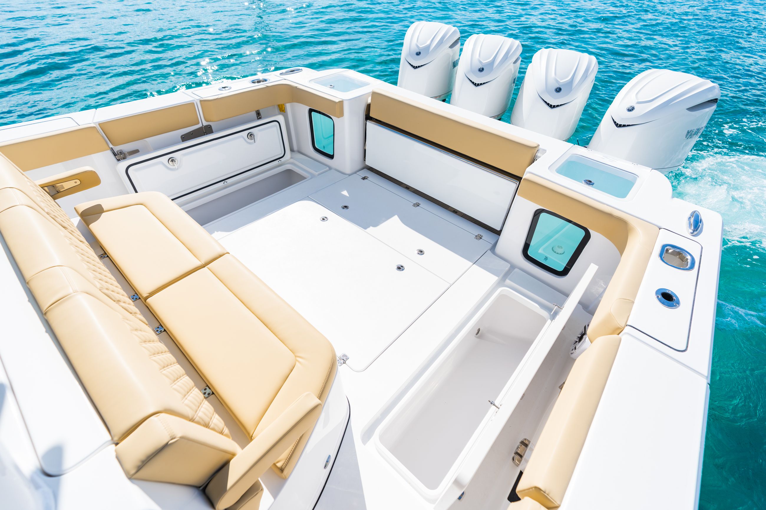 Detail image of 295-quart Insulated & Macerated In-deck Fish Boxes