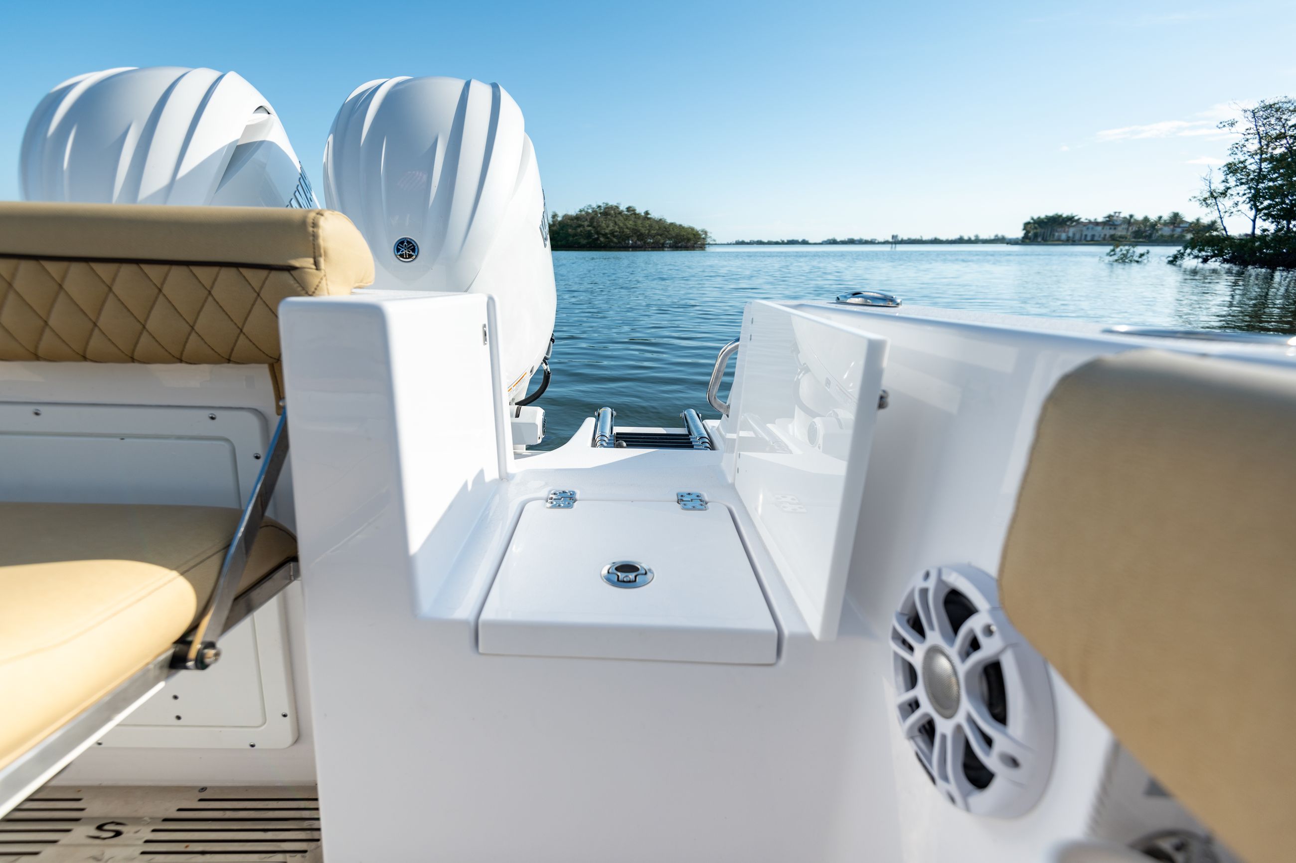 Open 252 Center Console · Features | Sportsman Boats