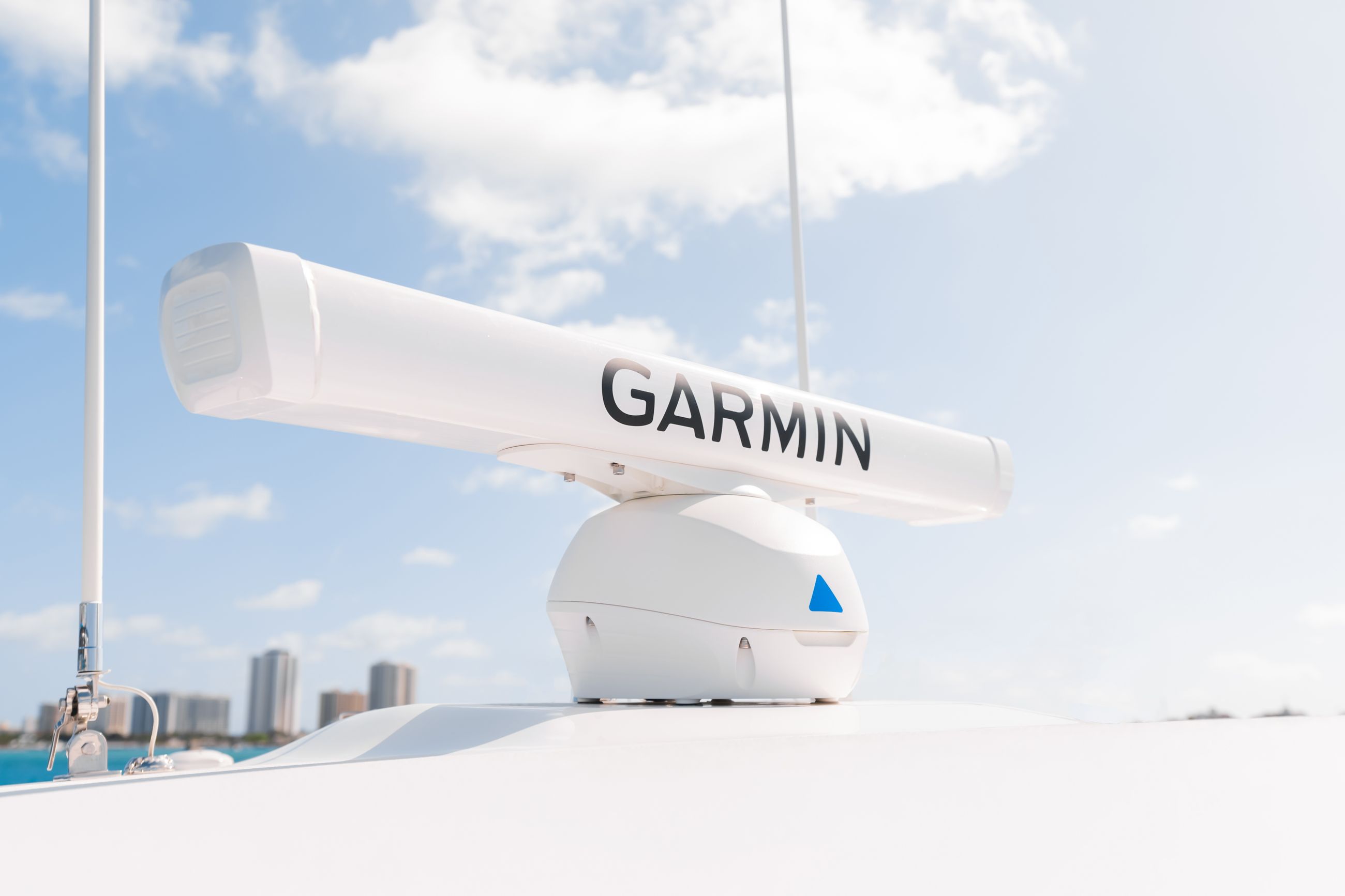 Large detail image of the Garmin Fantom 124 Radar