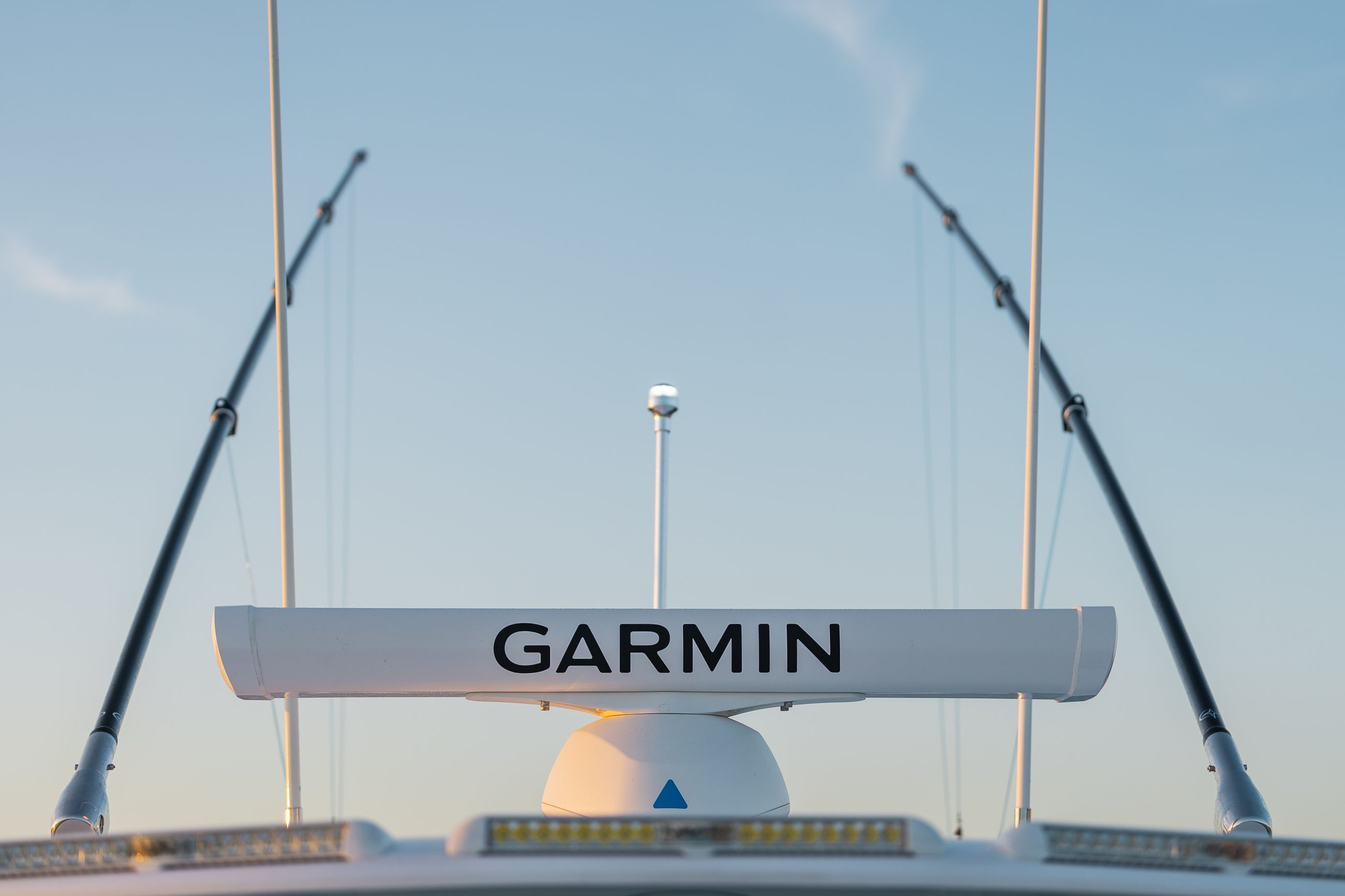 Large detail image of the Garmin Fantom 124 Radar