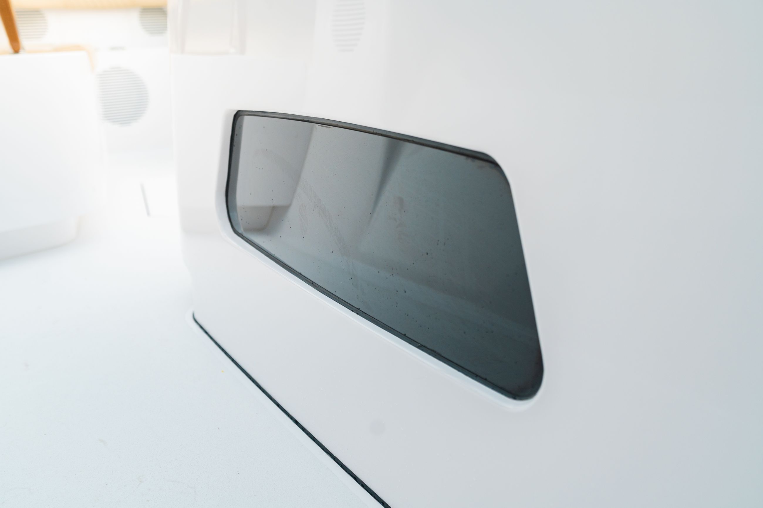 Large detail image of the Console Side Windows