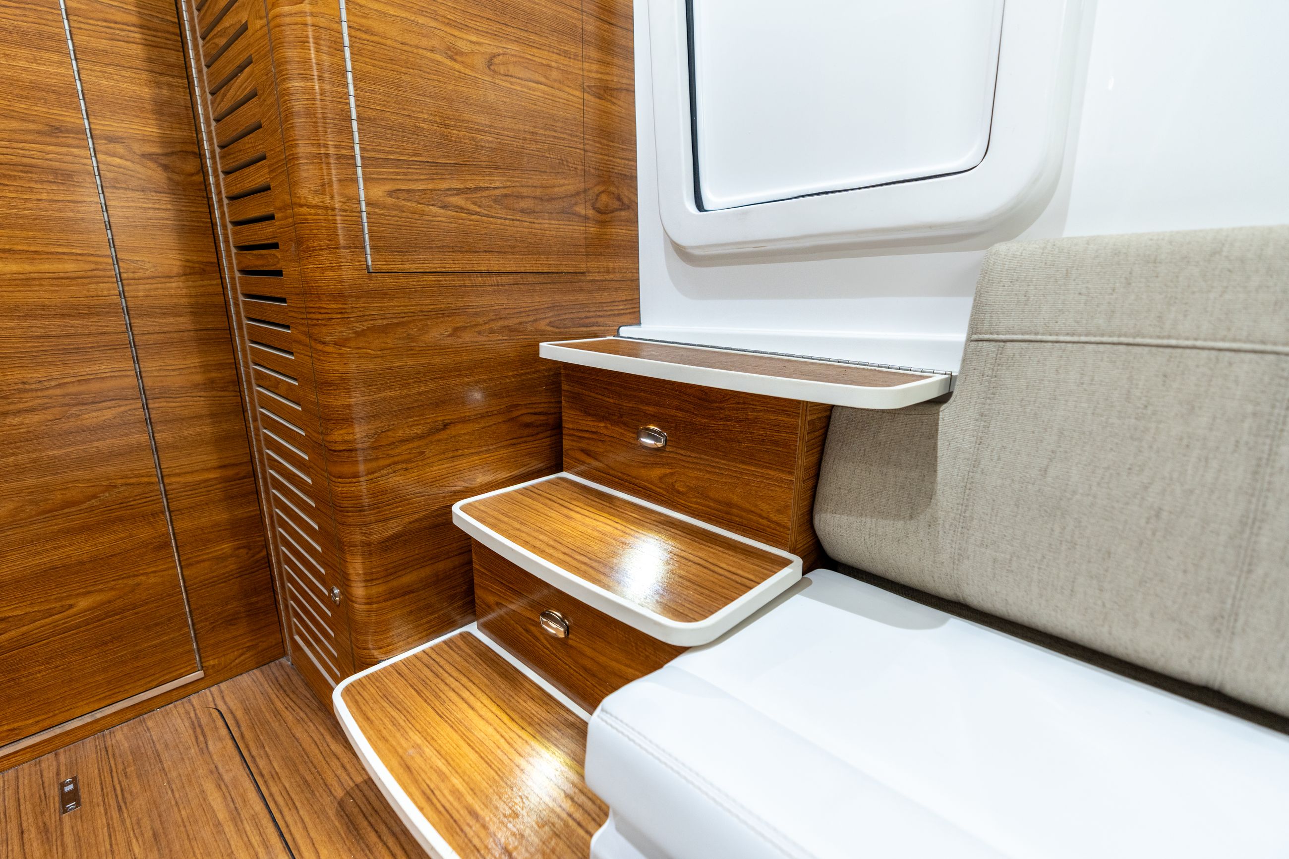 Large detail image of the Console Flooring w/ Wood Pattern
