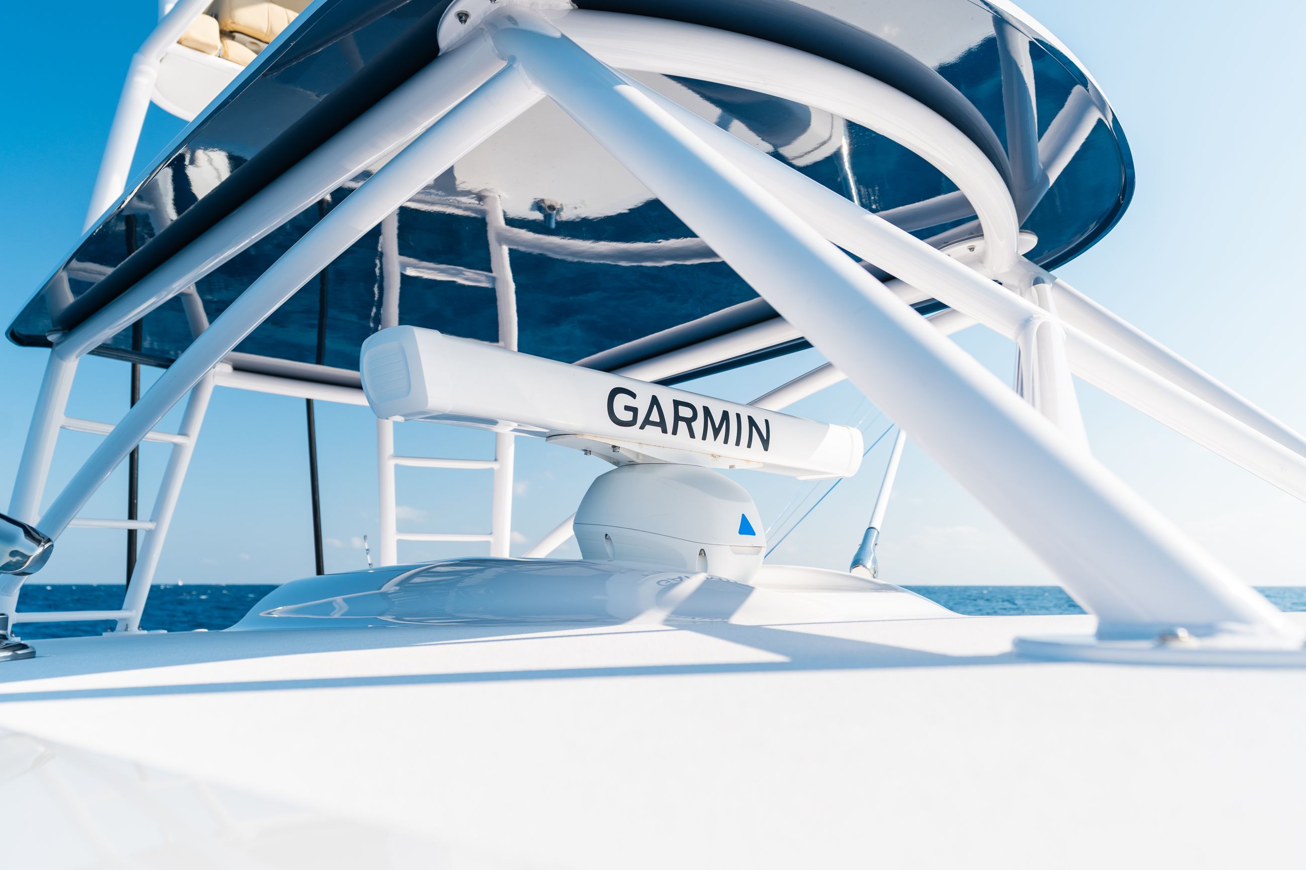 Large detail image of the Garmin Fantom 124 Radar