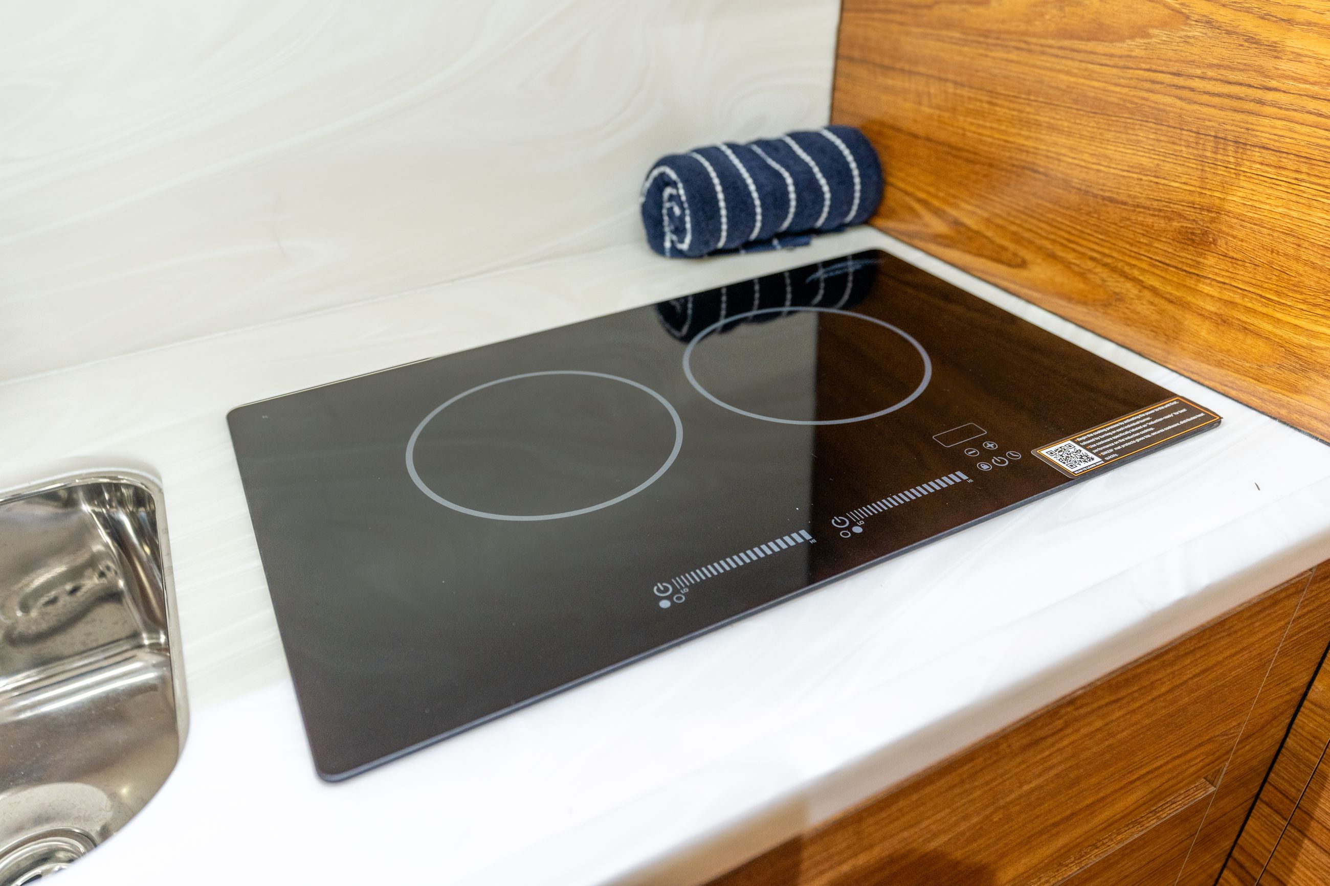Large detail image of the Cooktop Induction 2-Burner