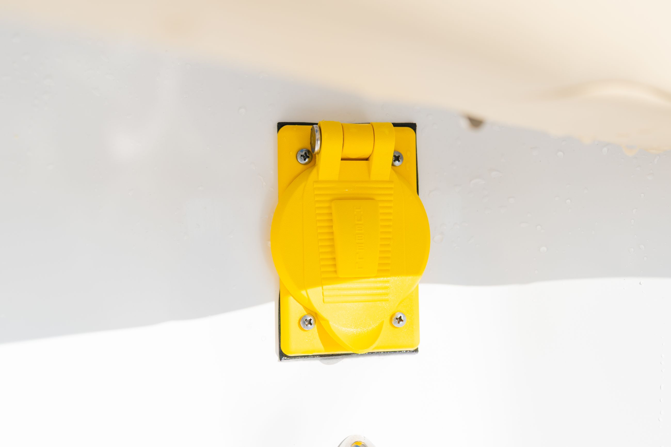Large detail image of the Hubbell Receptacles for Electric Reels